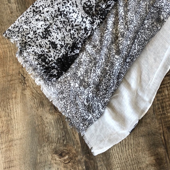 Sheer 3-layer scarf - Picture 3 of 7